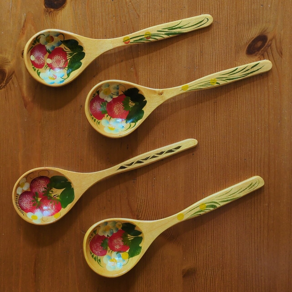 Hand Painted Strawberries On The Vine Bamboo Set Of Four Serving Spoons